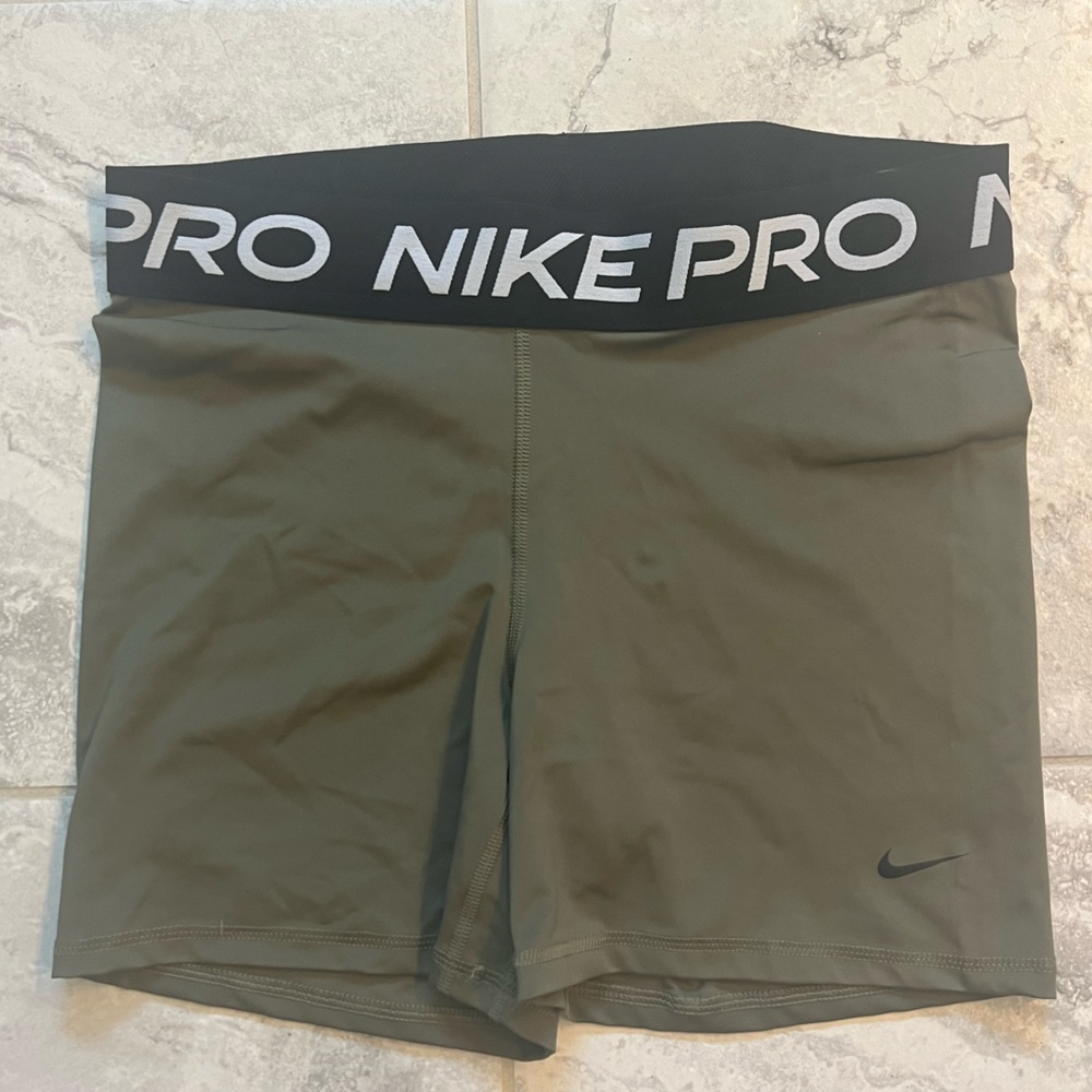 Nike Pro Dri-Fit legging shorts
